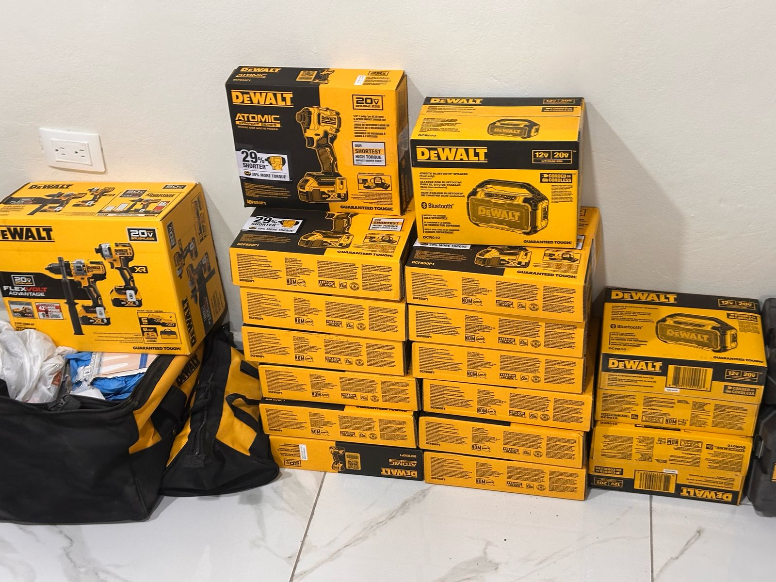 Herramientas DeWalt y Milwaukee